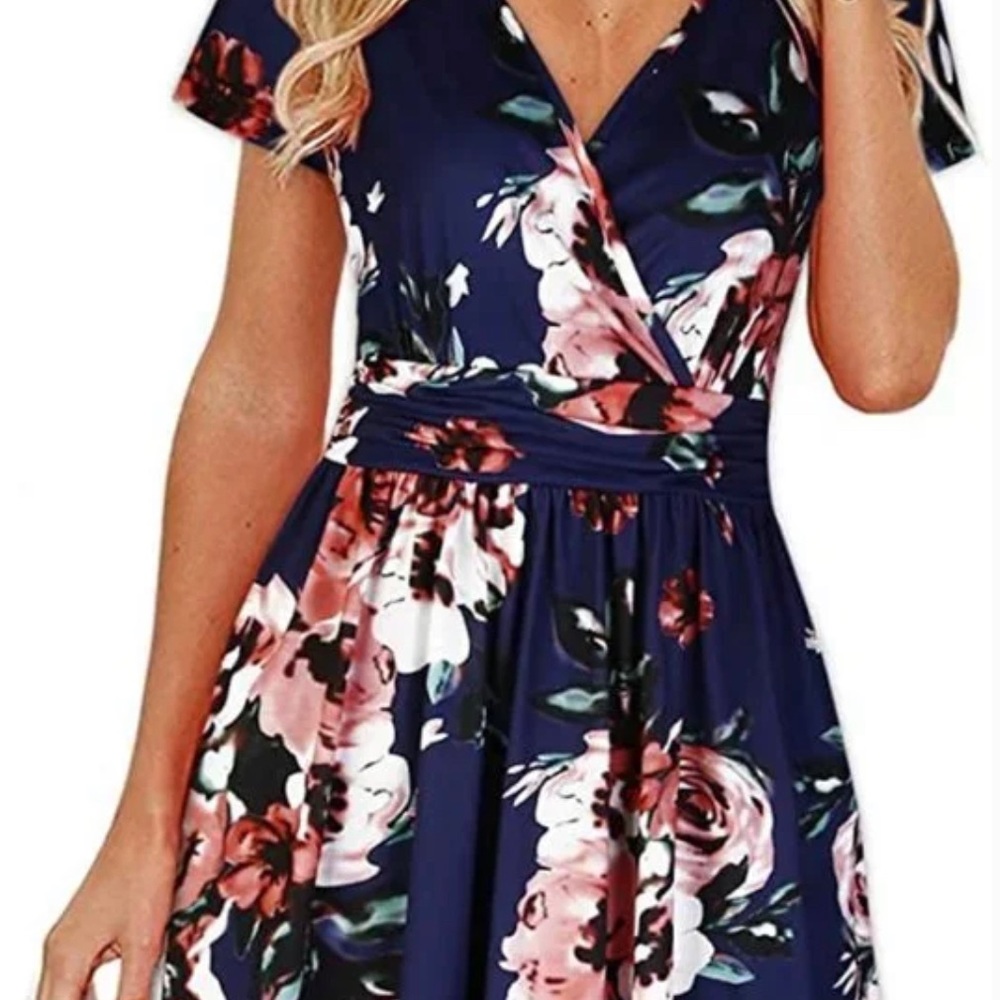 NWOT OUGES Women's Large Short Sleeve V-Neck Floral Dress with Pockets